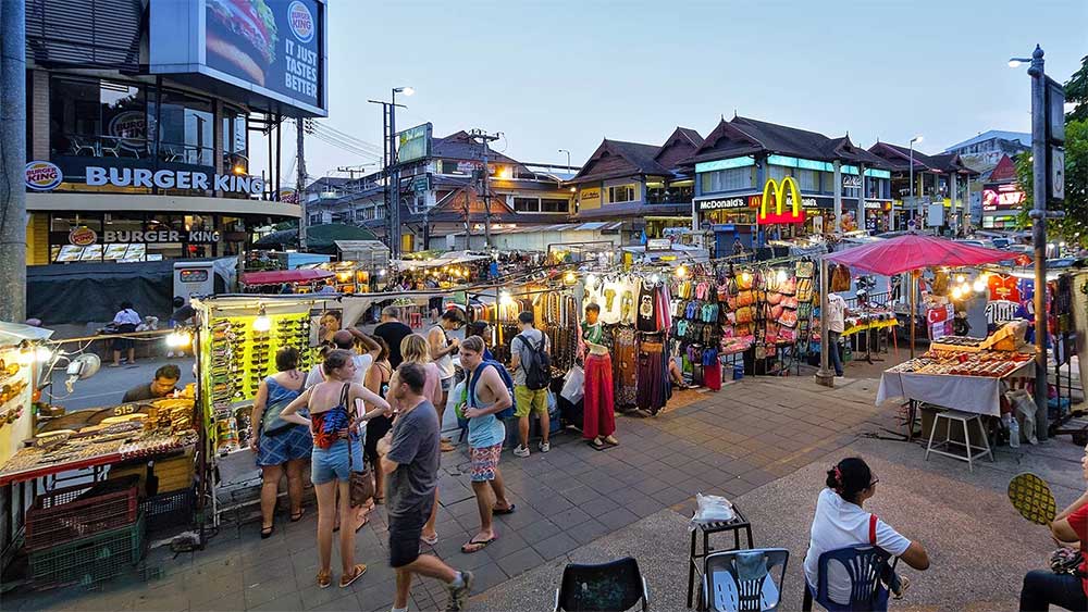 Promenade au night bazaar de Chiang Mai