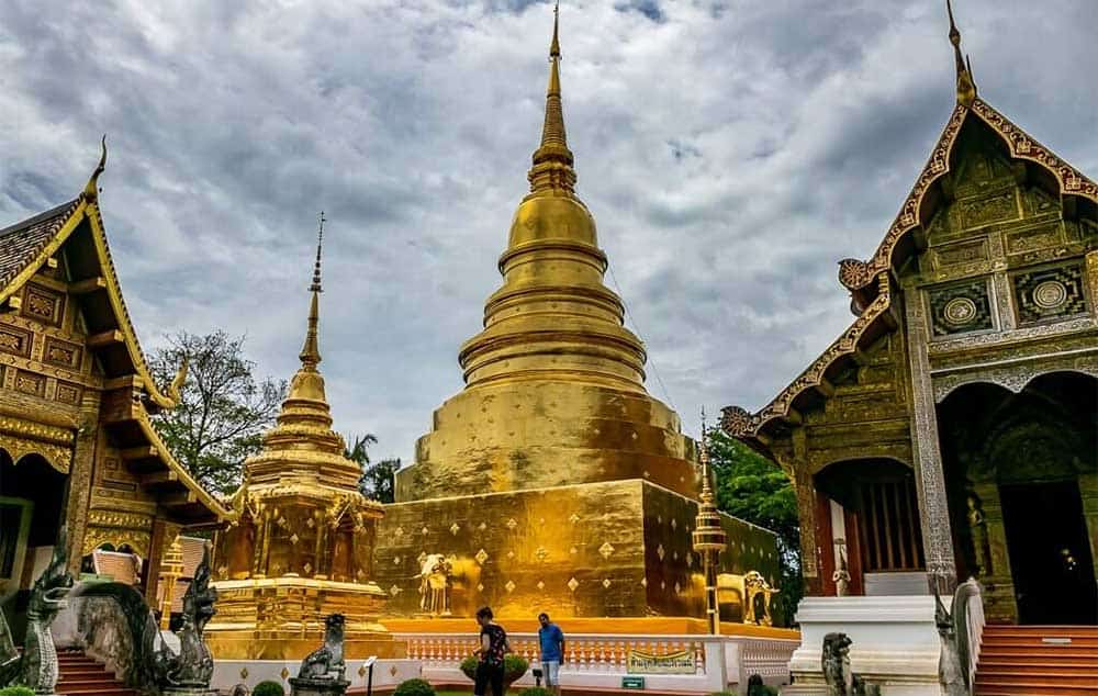 Stupa Chedi Luang au wat phra singh - Chiang Mai