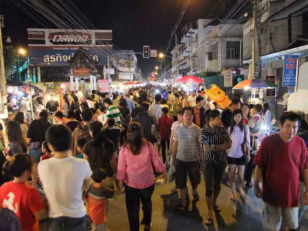 le marché de wua lai, samedi soir chiang mai