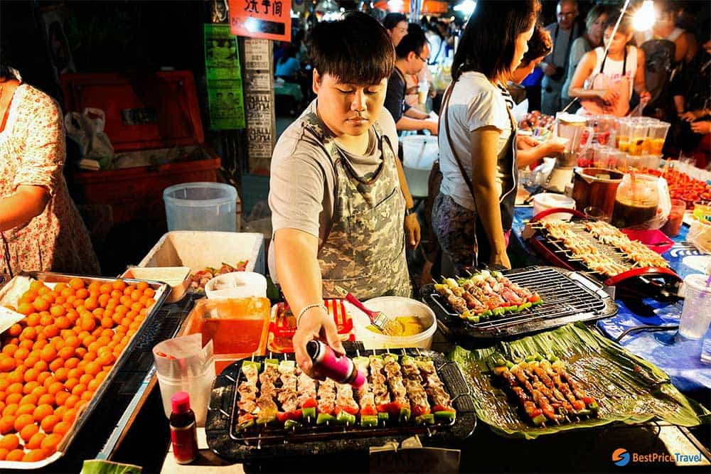 street food au marché wua lai walking street
